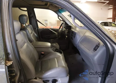 2002 Ford F-150 Lariat/Xlt z USA, uszkodzony, nr VIN 1FTRW08L22KB41910